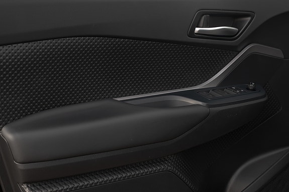 Toyota C-HR 12 of 30