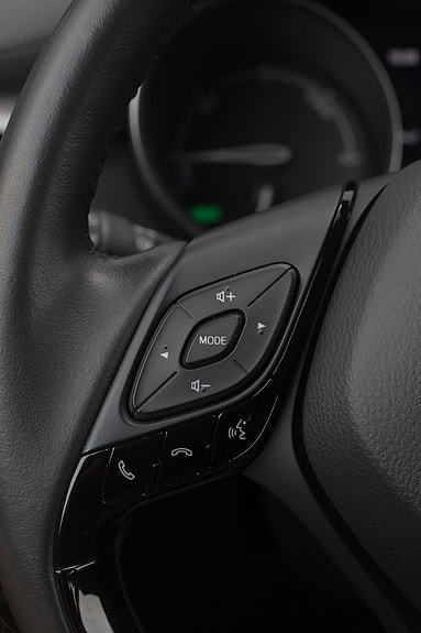 Toyota C-HR 18 of 30