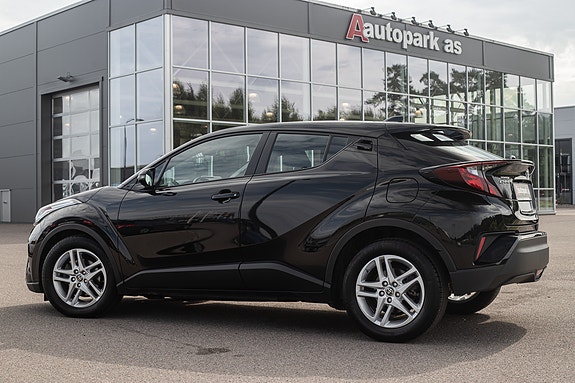Toyota C-HR 5 of 30