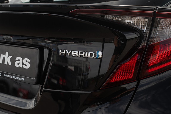 Toyota C-HR 10 of 30
