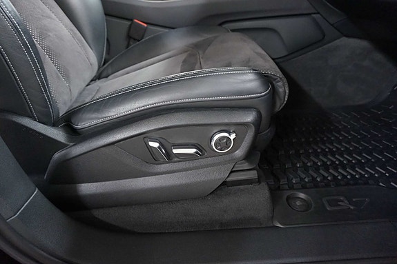 Audi Q7 27 of 30