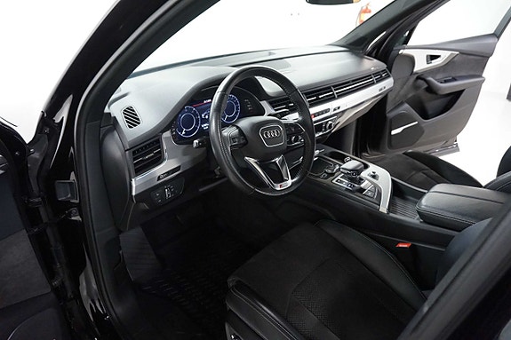 Audi Q7 12 of 30