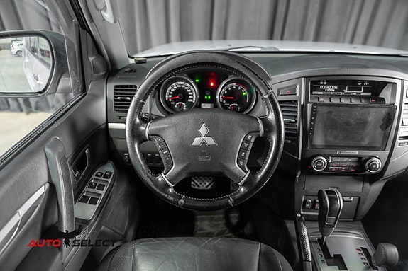 Mitsubishi Pajero 27 of 30