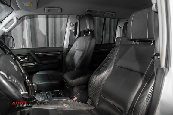 Mitsubishi Pajero 25 of 30