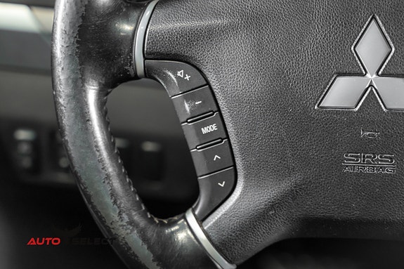 Mitsubishi Pajero 28 of 30