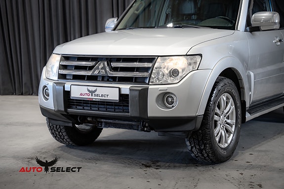 Mitsubishi Pajero 7 of 30