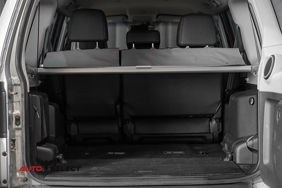 Mitsubishi Pajero 10 of 30