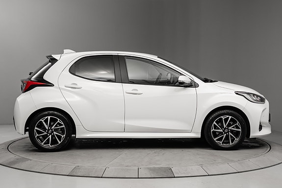 Toyota Yaris 5 of 30