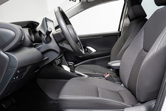Toyota Yaris 15 of 30