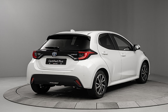 Toyota Yaris 4 of 30