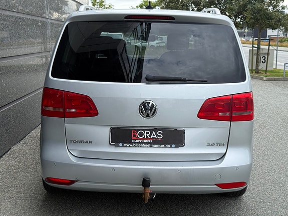 Volkswagen Touran 4 of 5