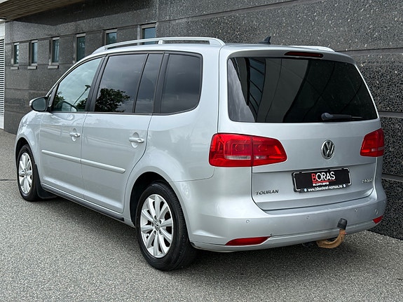 Volkswagen Touran 5 of 5