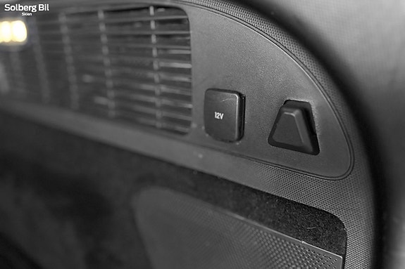 Ford Mustang Mach-E 8 of 30