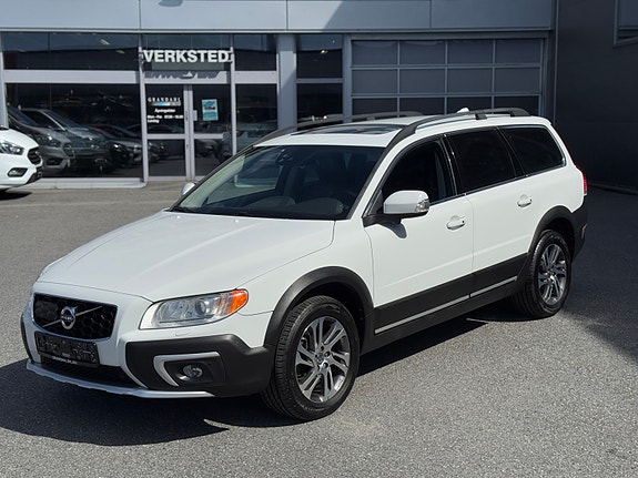 Volvo XC70 2 of 5