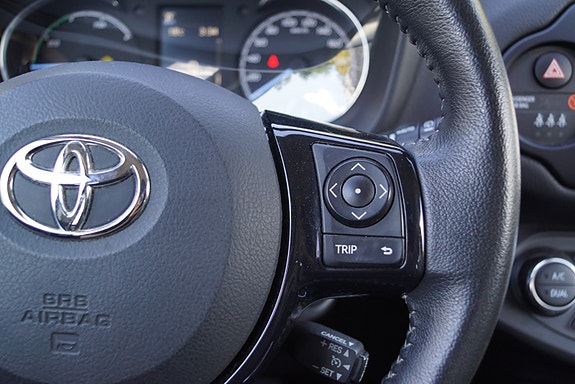 Toyota Yaris 20 of 30