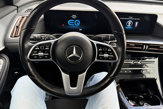 Mercedes-Benz EQC400 8 of 20