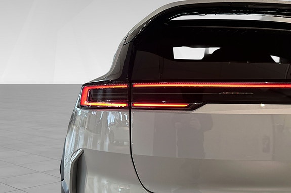 Polestar 3 8 of 25