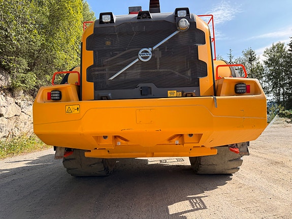 Volvo L260H 9 of 30