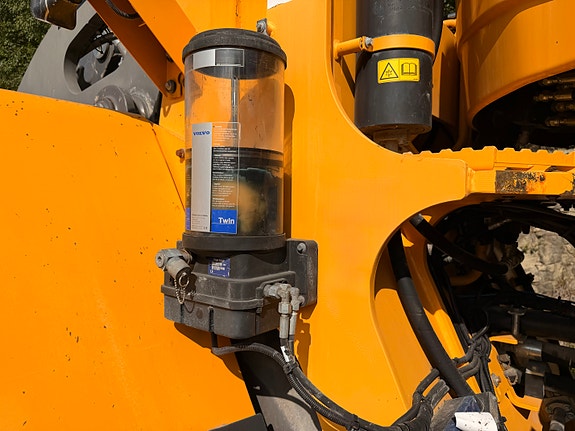 Volvo L260H 28 of 30