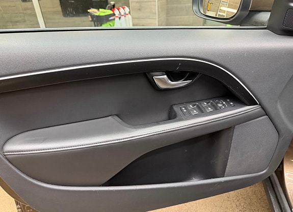 Volvo XC70 6 of 15