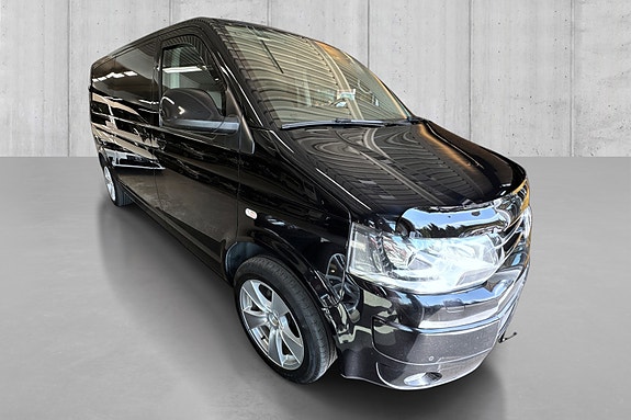 Volkswagen Caravelle 2 of 5