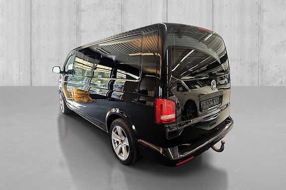 Volkswagen Caravelle 4 of 5