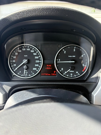 BMW 320d 12 of 19