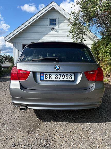 BMW 320d 4 of 19