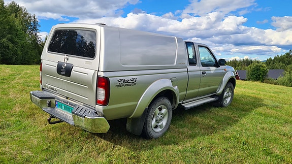Nissan NP300 4 of 5