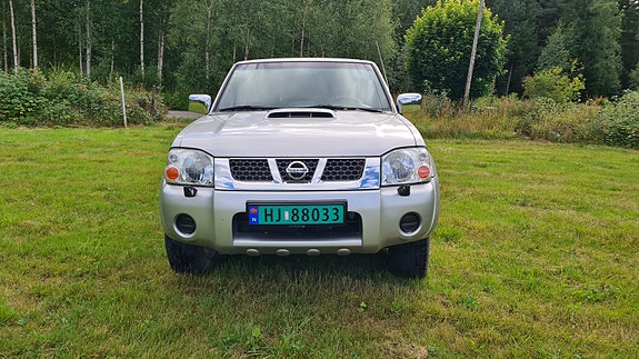 Nissan NP300 3 of 5