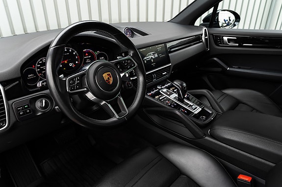 Porsche Cayenne 11 of 30