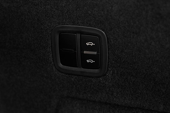 Porsche Cayenne 8 of 30