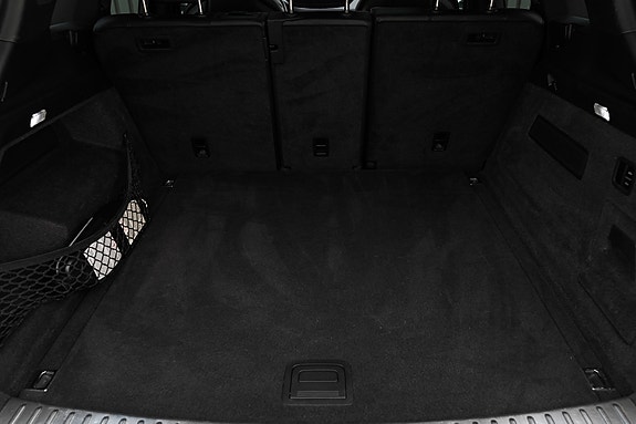 Porsche Cayenne 10 of 30