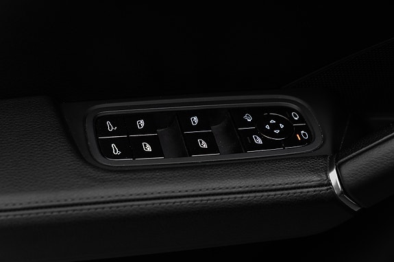 Porsche Cayenne 14 of 30