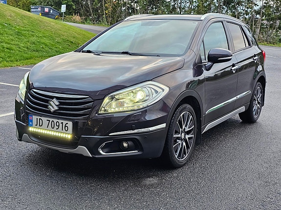 Suzuki SX4 S-Cross 2 of 30