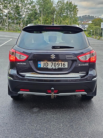 Suzuki SX4 S-Cross 8 of 30