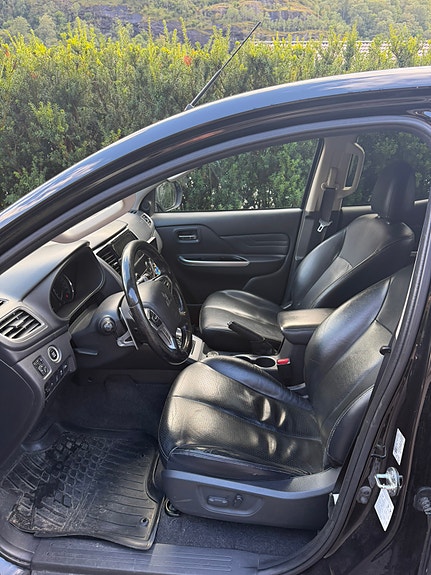 Mitsubishi L200 10 of 14