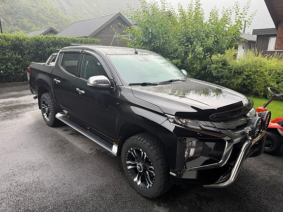 Mitsubishi L200 2 of 5
