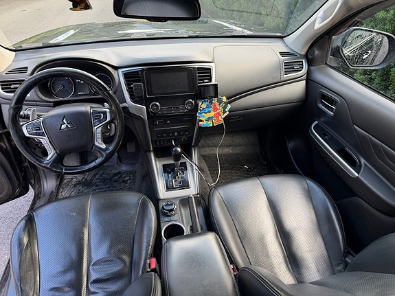 Mitsubishi L200 12 of 14