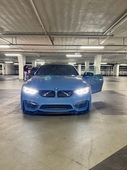 BMW M4 7 of 9