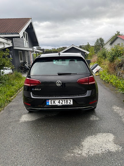 Volkswagen e-Golf VII 3 of 5