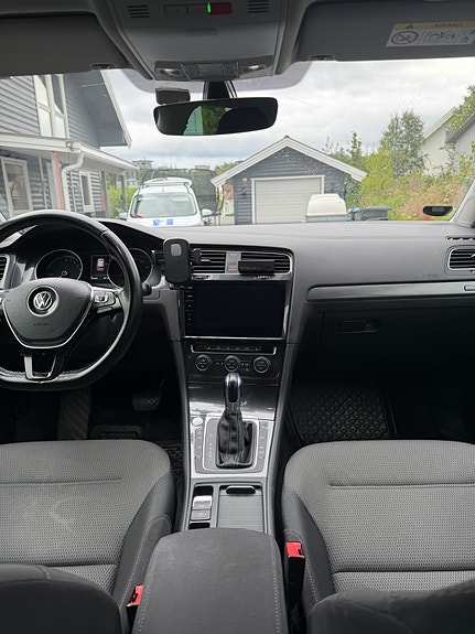 Volkswagen e-Golf VII 5 of 5