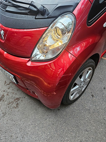 Peugeot iOn 3 of 5