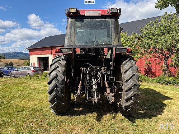 Case International 685 XL traktor med Trima 1420 frontlaster 4 of 5