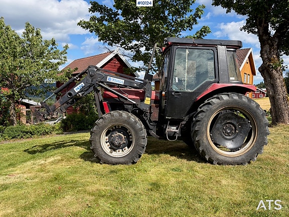 Case International 685 XL traktor med Trima 1420 frontlaster 2 of 5