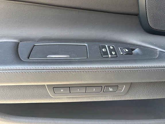 BMW 750Li 14 of 15