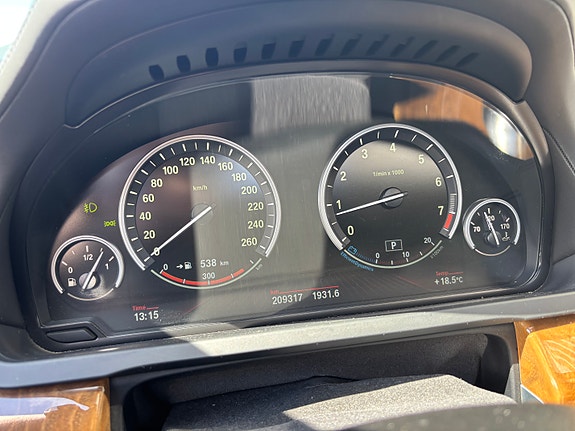 BMW 750Li 10 of 15