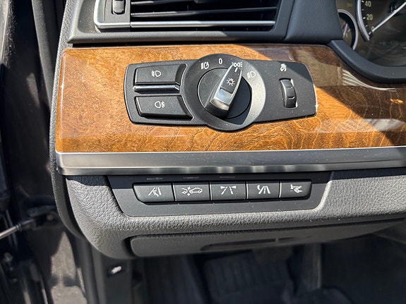 BMW 750Li 11 of 15