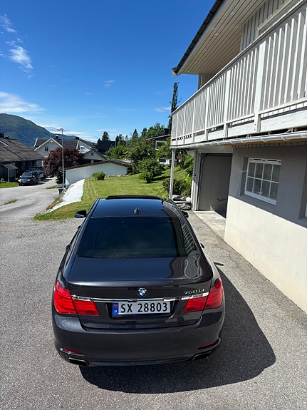 BMW 750Li 3 of 15