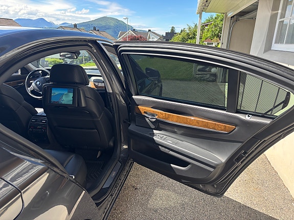 BMW 750Li 8 of 15